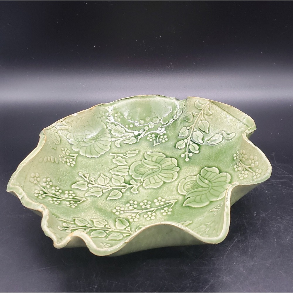Handmade Art Pottery Green Ceramic Bowl Textured Flowers 8.75" Signed Amy - Picture 5 of 11